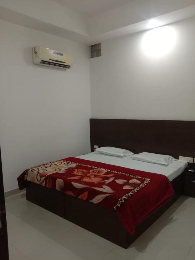 Supreme Guest House By Wb Inn Agra  Zewnętrze zdjęcie