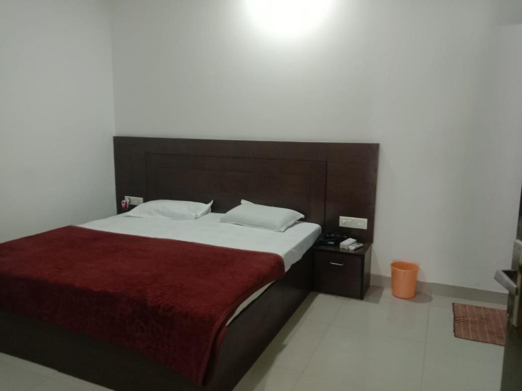 Supreme Guest House By Wb Inn Agra  Zewnętrze zdjęcie