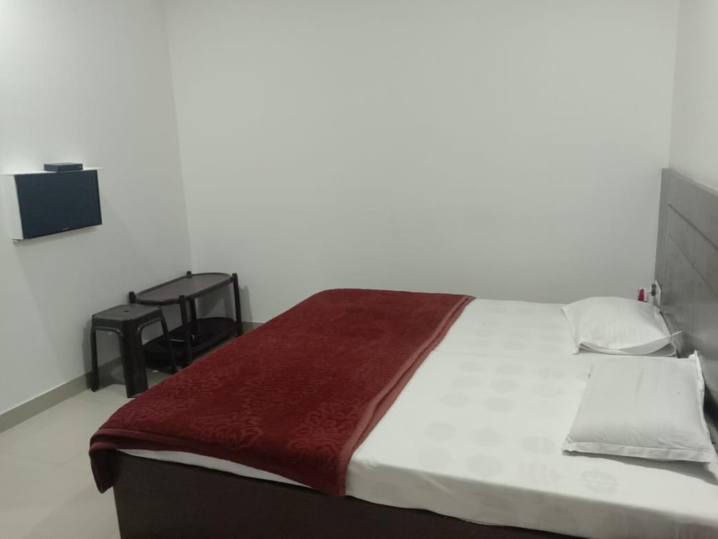 Supreme Guest House By Wb Inn Agra  Zewnętrze zdjęcie
